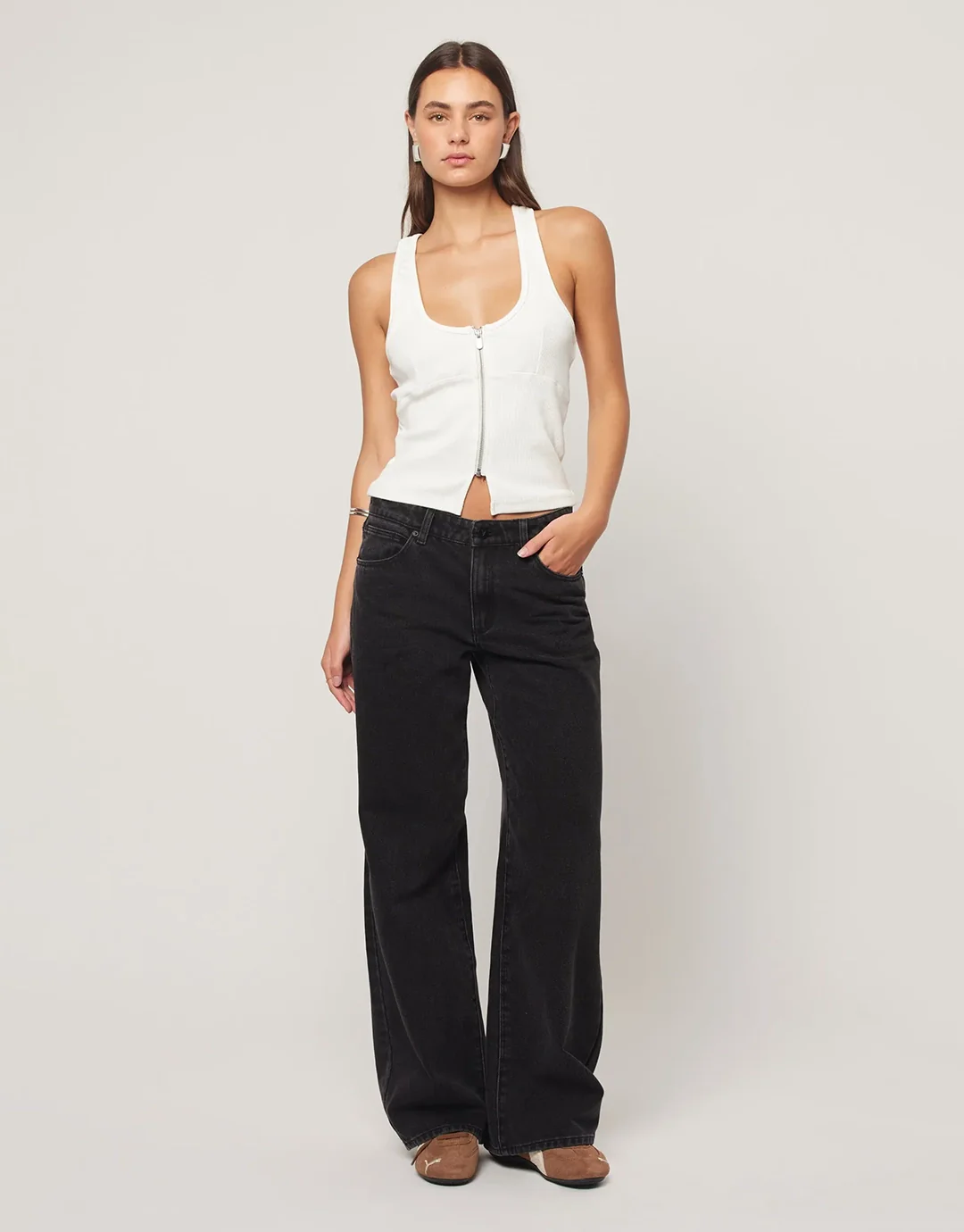 99 Heidi Low Baggy Jeans - Washed Black - Image 4