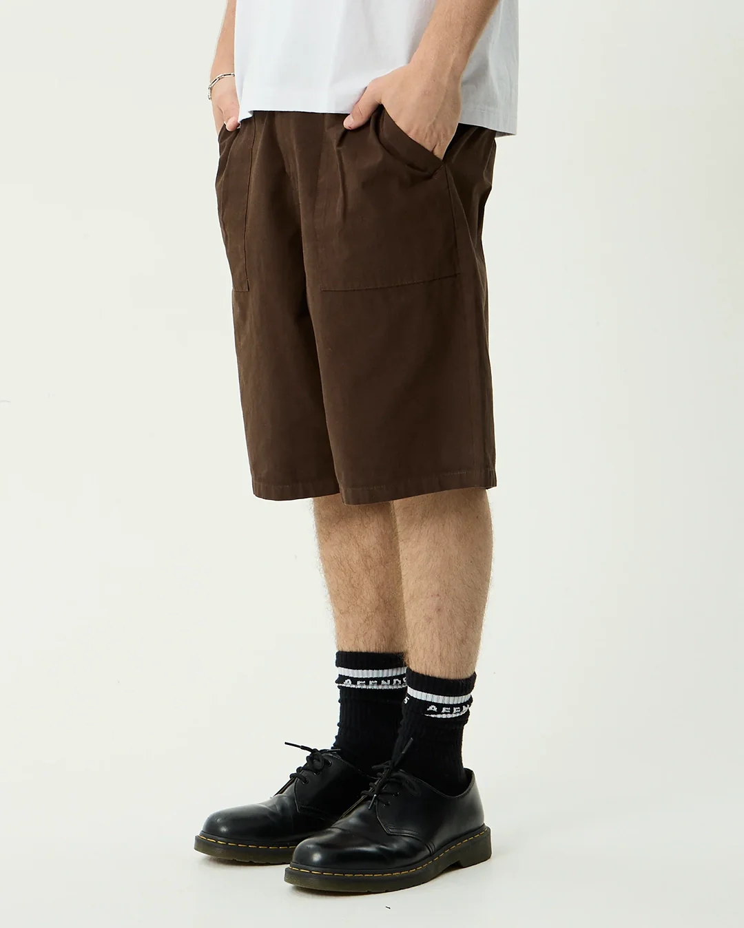 Glider 22" Pleated Shorts - Coffee - Image 3