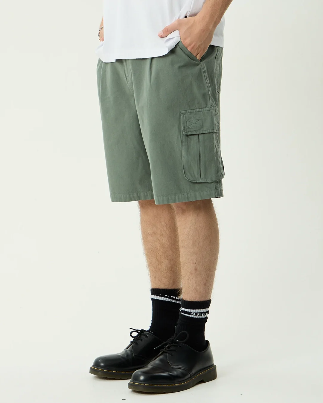Summit 22" Pleated Cargo Short - Washed Sycamore - Image 3