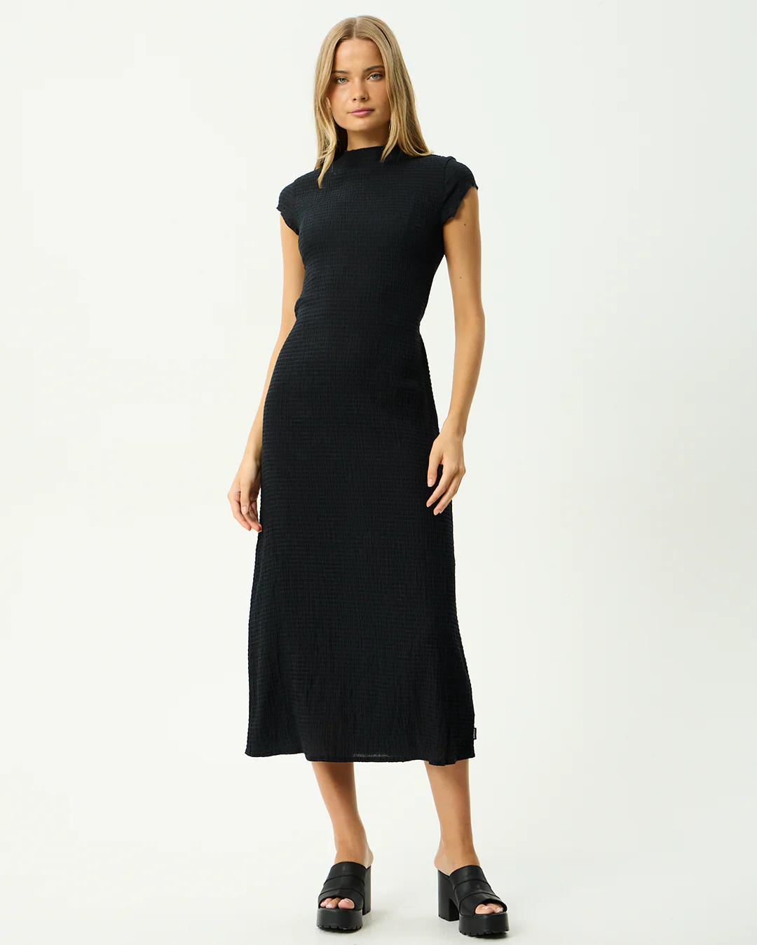 Elodie - Seersucker Midi Dress - Black - Image 2