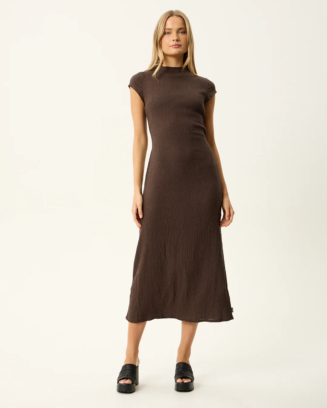 Elodie - Seersucker Midi Dress - Coffee