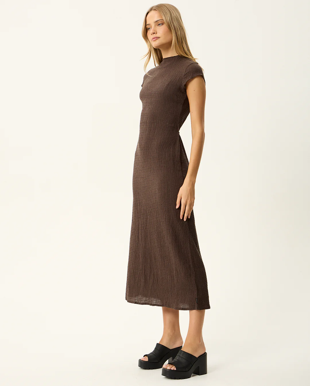 Elodie - Seersucker Midi Dress - Coffee - Image 3