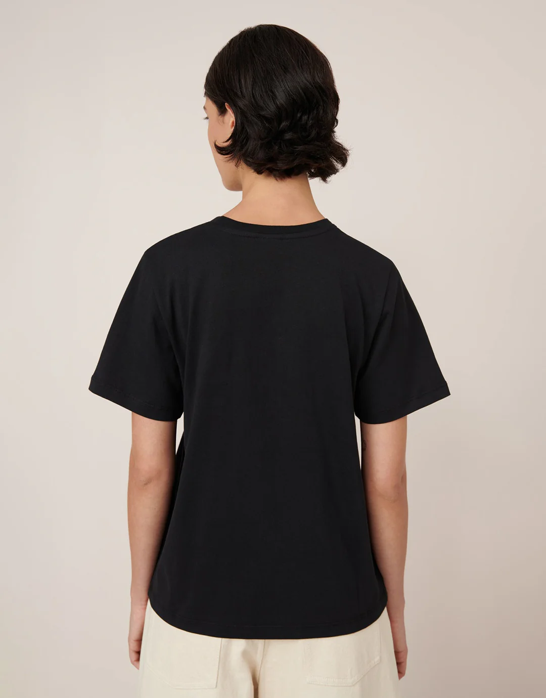 Classic T-Shirt - Black - Image 4