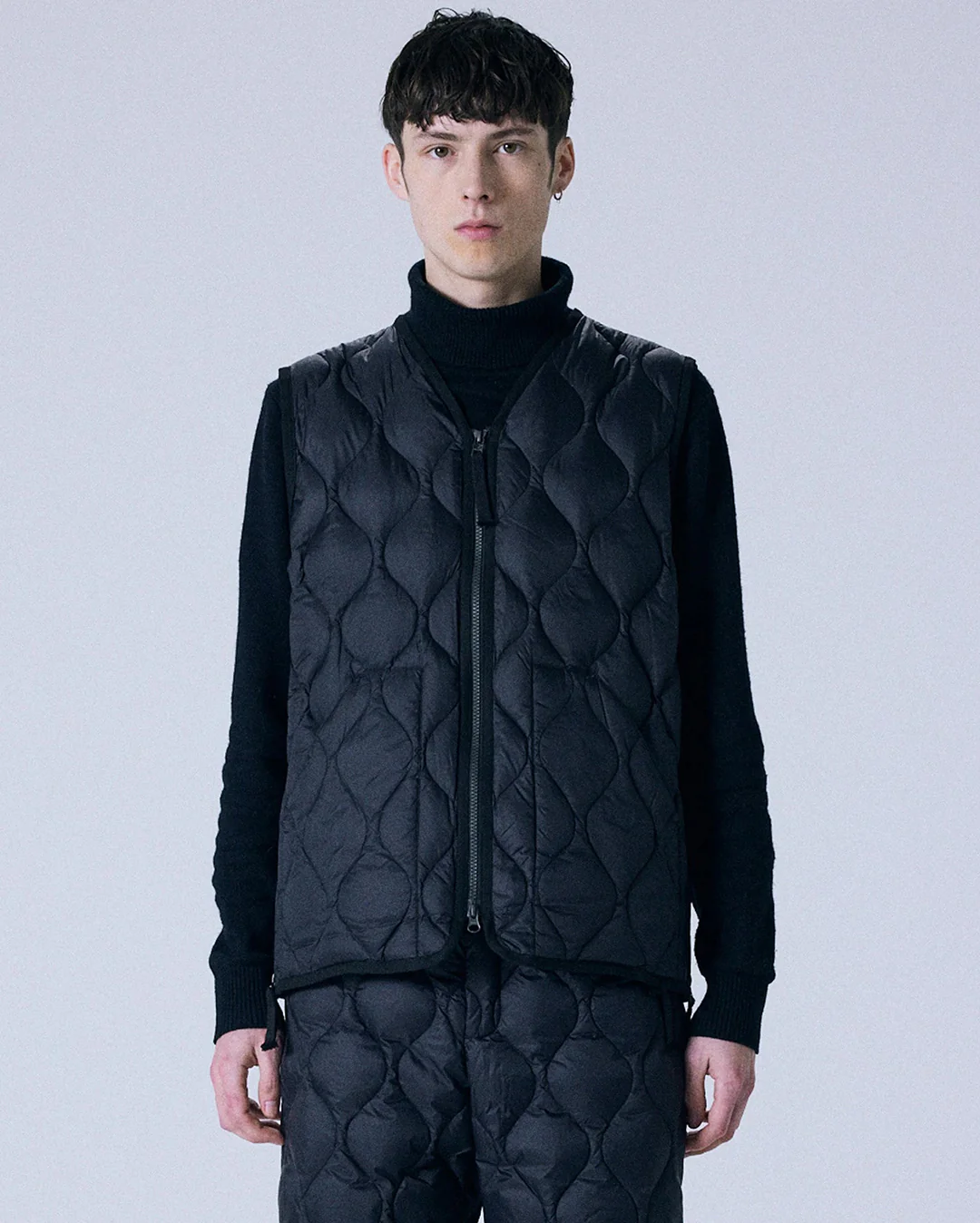 Military V-Neck W-Zip Down Vest - Black - Image 5