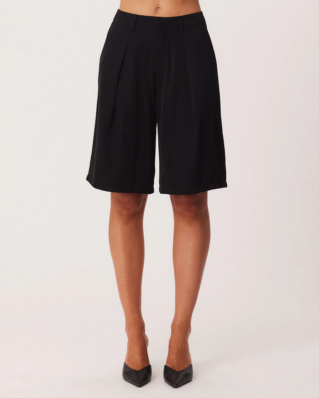 Reece Bermuda Shorts - Black - Image 5