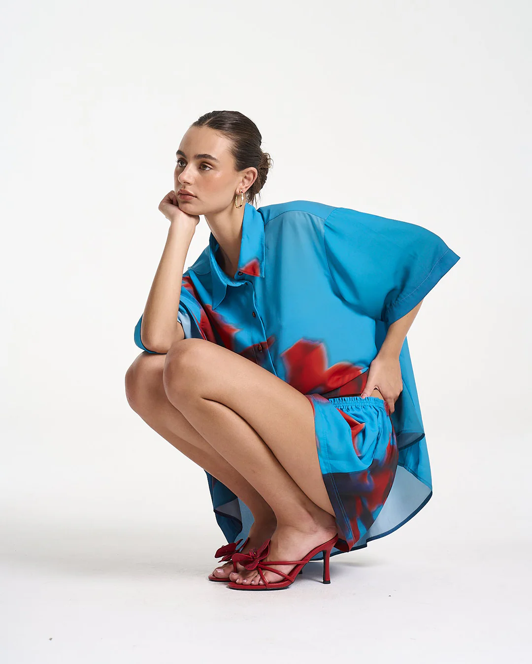 Relaxed Shorts - Motion - Image 4
